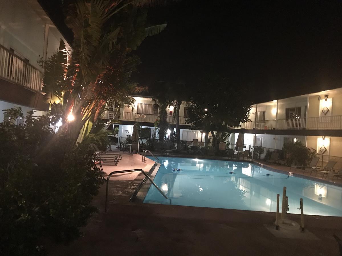 Island House Resort Hotel St. Pete Beach Exteriör bild