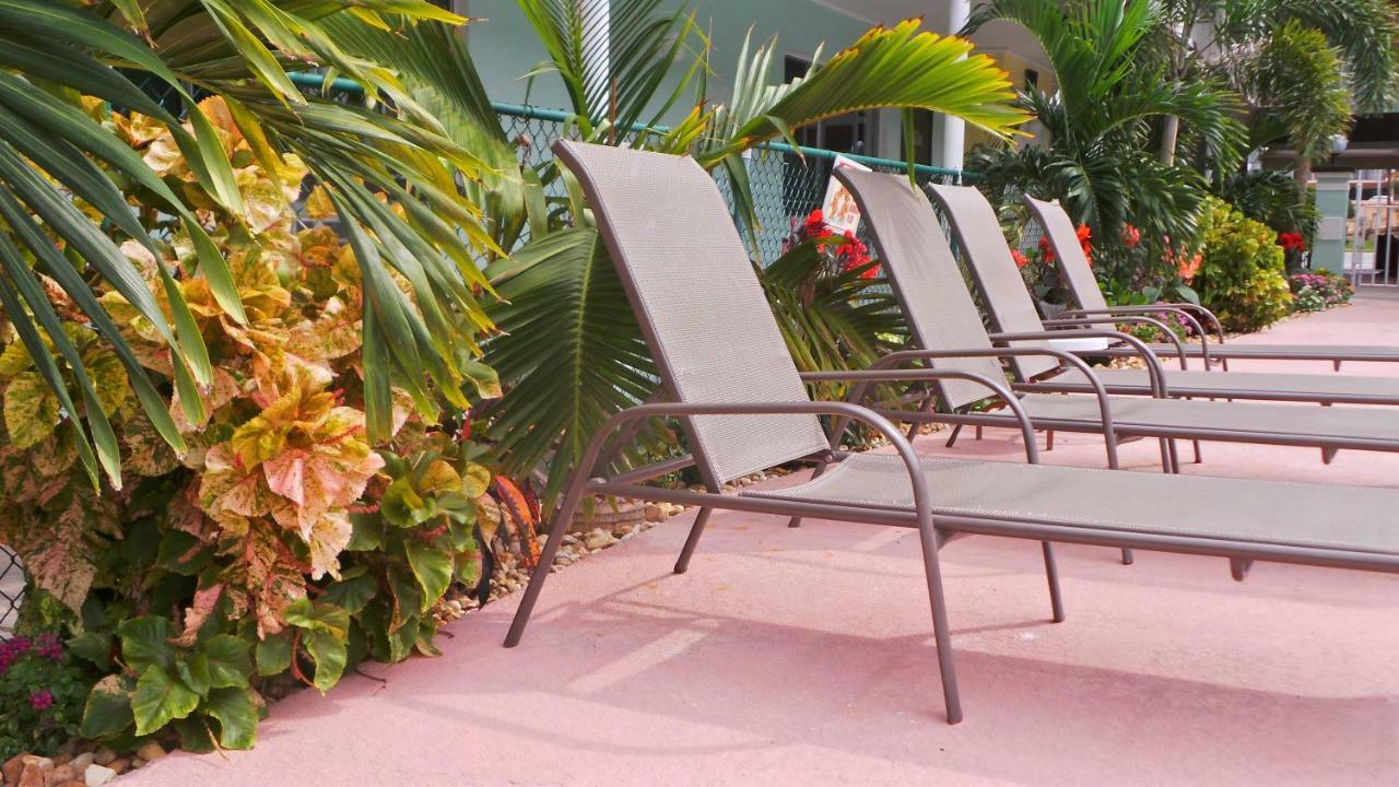 Island House Resort Hotel St. Pete Beach Exteriör bild